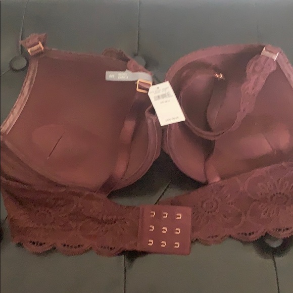 Beautiful lace with pads for push up support. - Picture 2 of 2